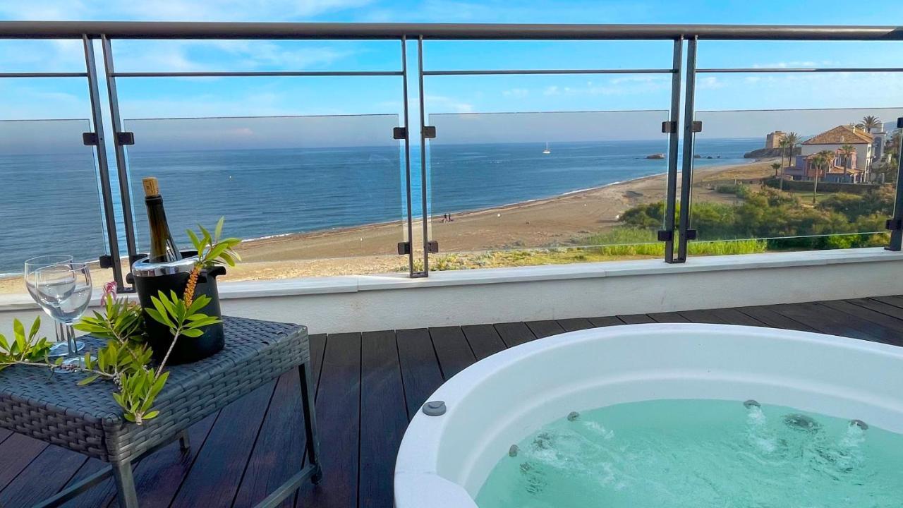 Exclusive Luxury Frontline Beach Penthouse Casares Del Mar - Estepona Buitenkant foto