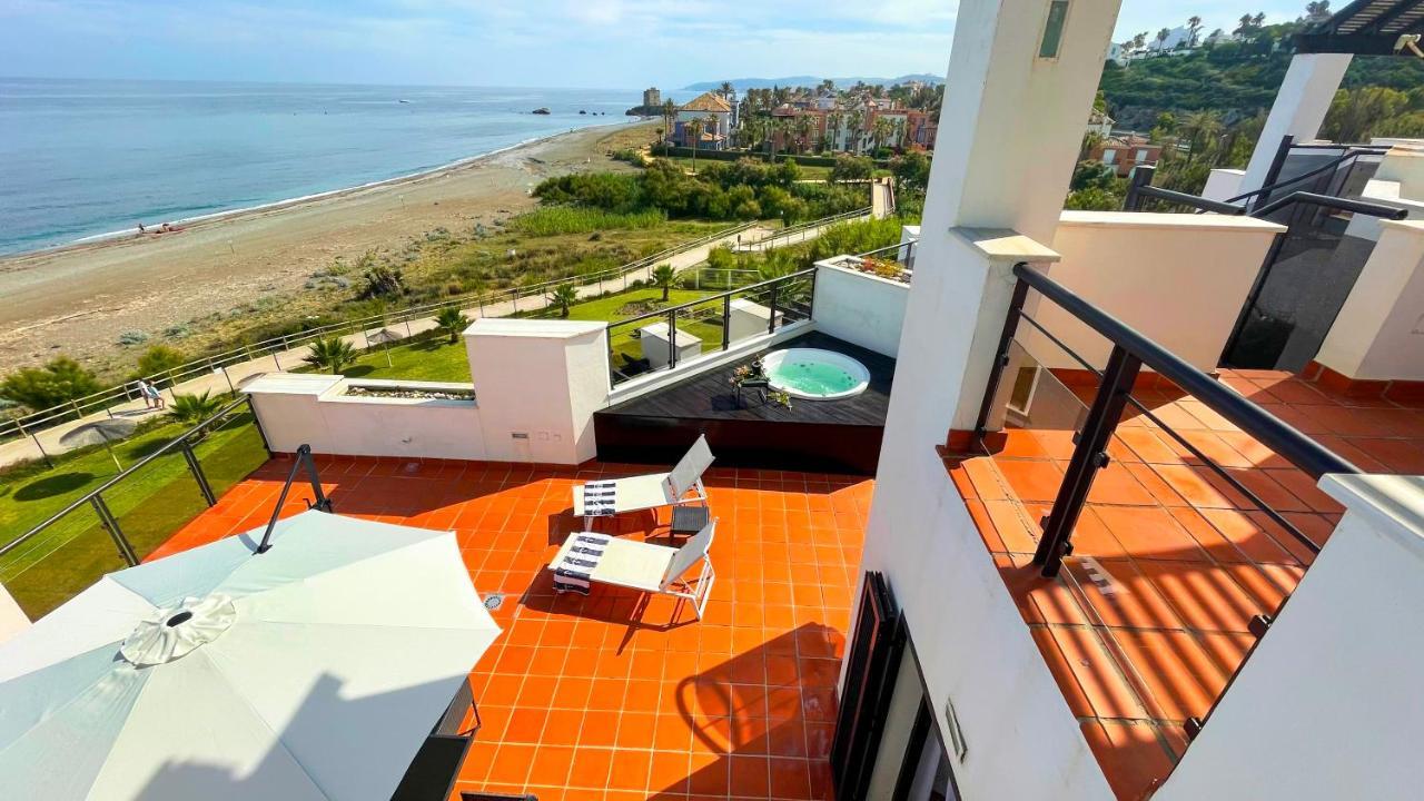 Exclusive Luxury Frontline Beach Penthouse Casares Del Mar - Estepona Buitenkant foto