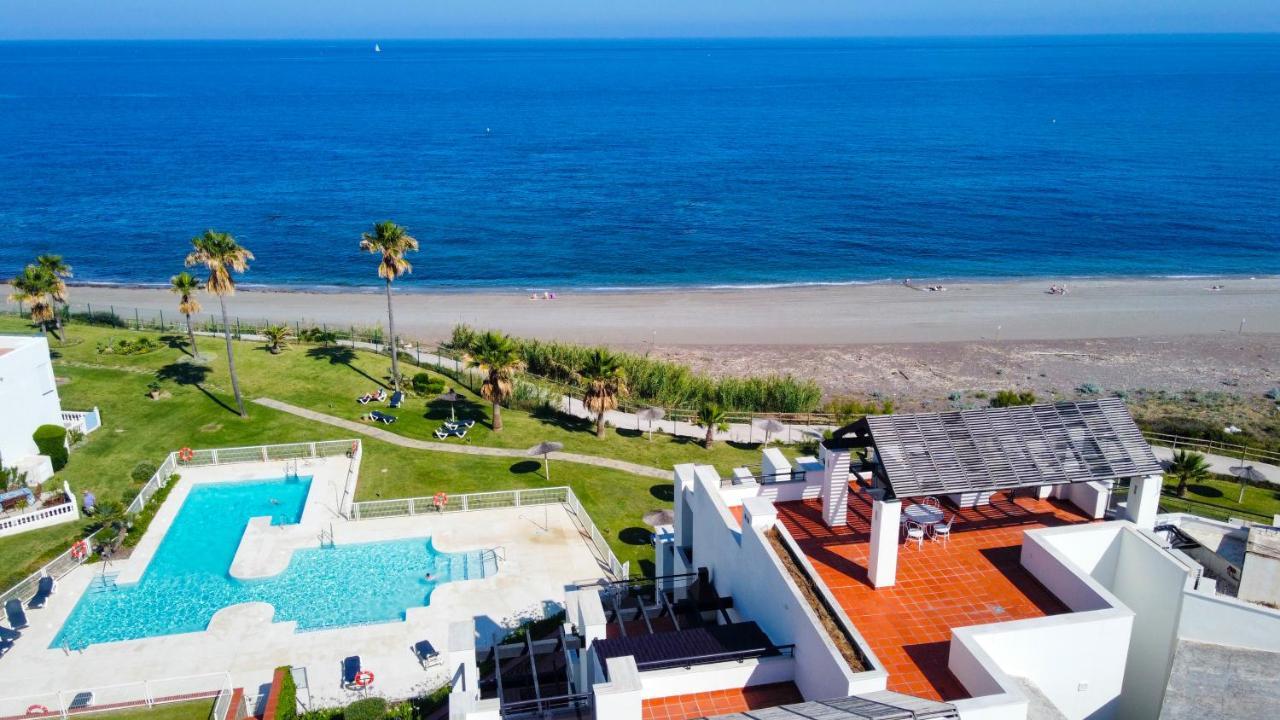 Exclusive Luxury Frontline Beach Penthouse Casares Del Mar - Estepona Buitenkant foto