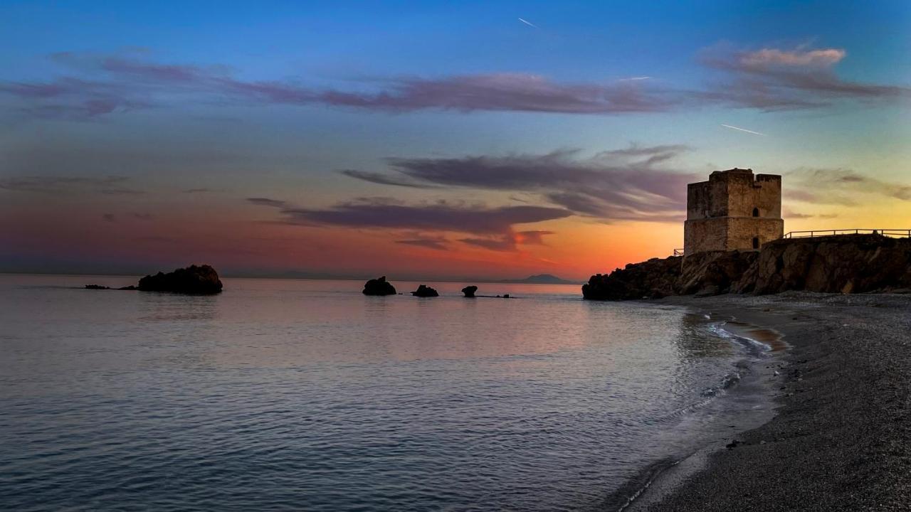 Exclusive Luxury Frontline Beach Penthouse Casares Del Mar - Estepona Buitenkant foto