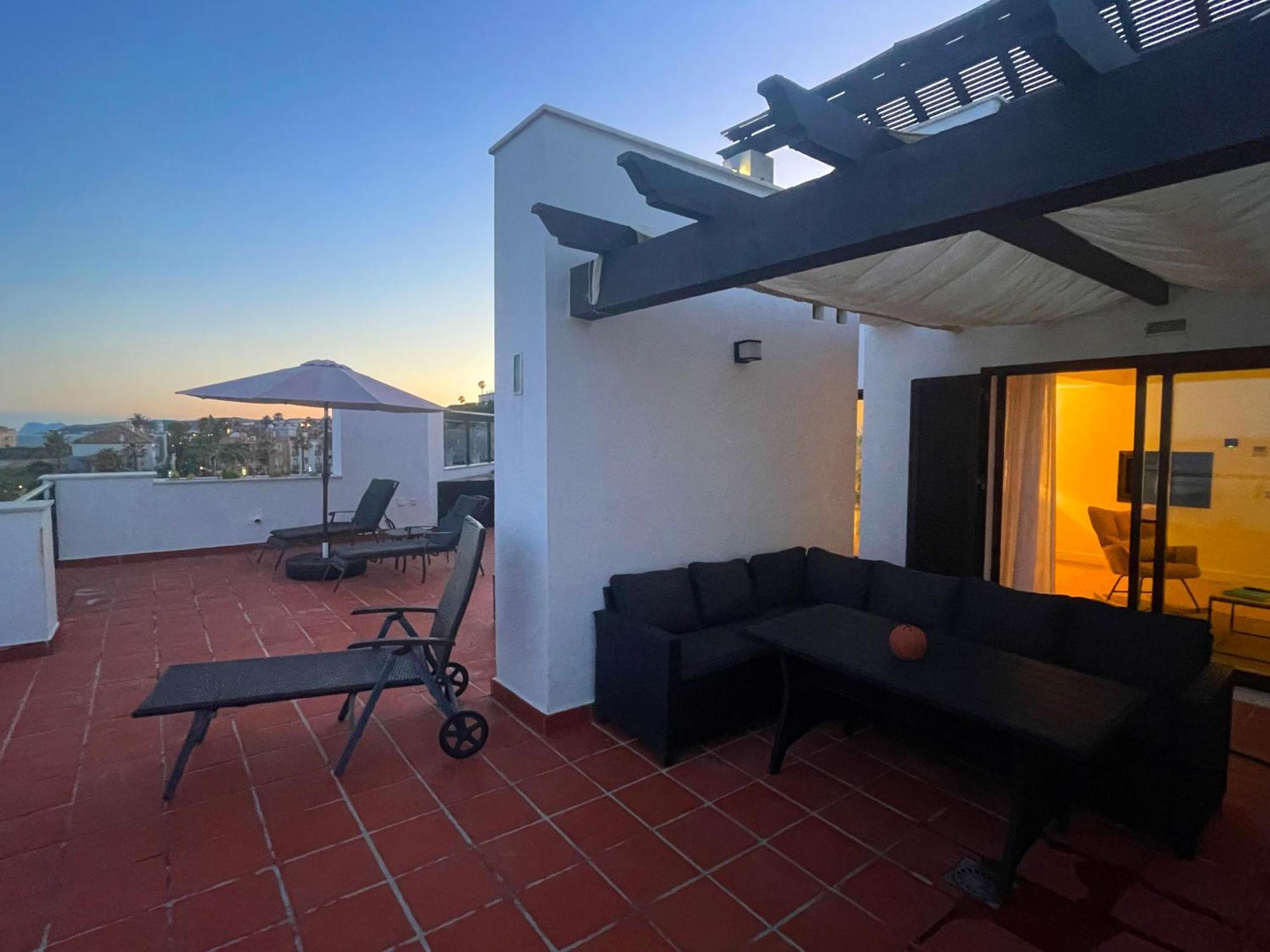 Exclusive Luxury Frontline Beach Penthouse Casares Del Mar - Estepona Buitenkant foto